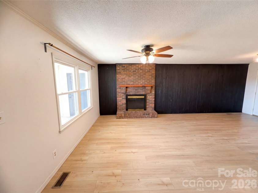 203 Williams Road, Kings Mountain, NC 28086.  MLS# CAR4351100, YatesRealty ID 9469. 