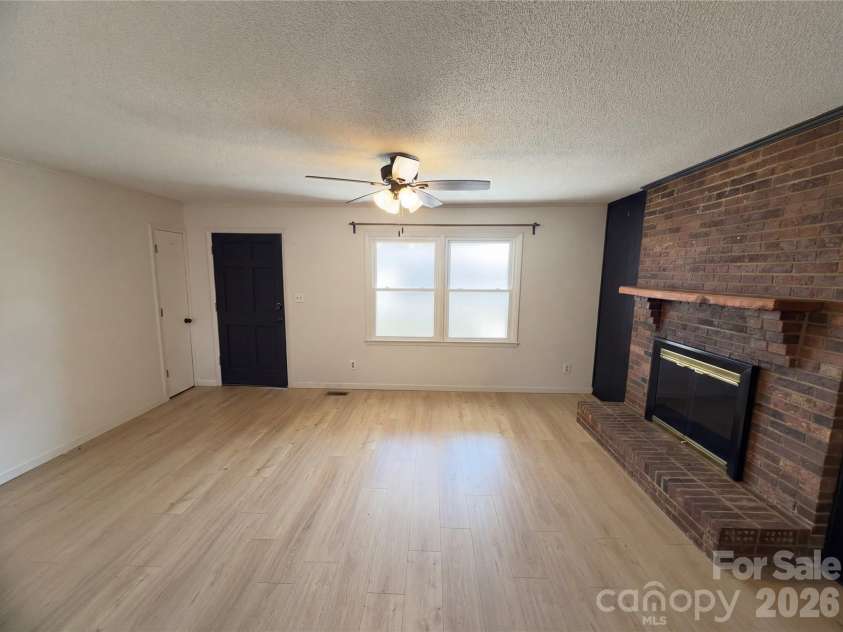 203 Williams Road, Kings Mountain, NC 28086.  MLS# CAR4351100, YatesRealty ID 9469. 