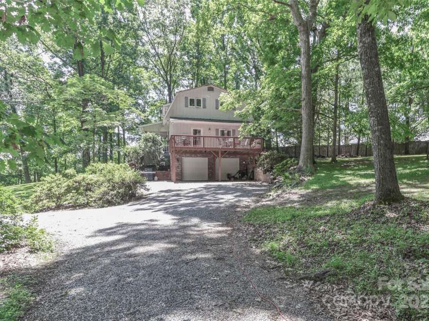 173 Rocky River Road, Mooresville, NC 28115.  MLS# CAR4259535, YatesRealty ID 947. 