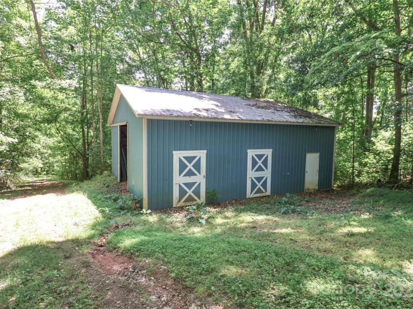 173 Rocky River Road, Mooresville, NC 28115.  MLS# CAR4259535, YatesRealty ID 947. 