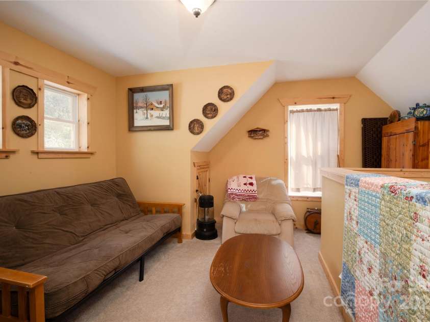 226 Orchard View Trail, Spruce Pine, NC 28777.  MLS# CAR4197502, YatesRealty ID 947. Loft