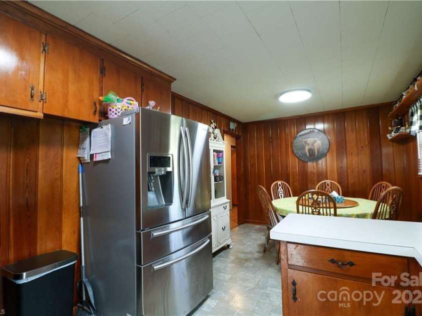 562 Cedar Drive, Lexington, NC 27292.  MLS# CAR4253348, YatesRealty ID 9470. 