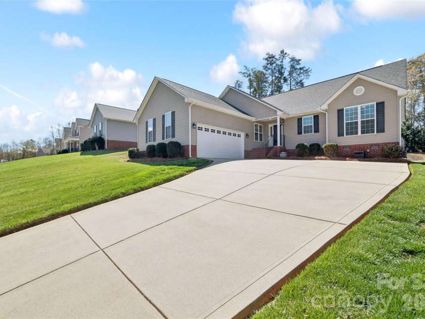 104 Candace Court, Stanley, NC 28164.  MLS# CAR4353115, YatesRealty ID 9471. Charming Pristine Exterior