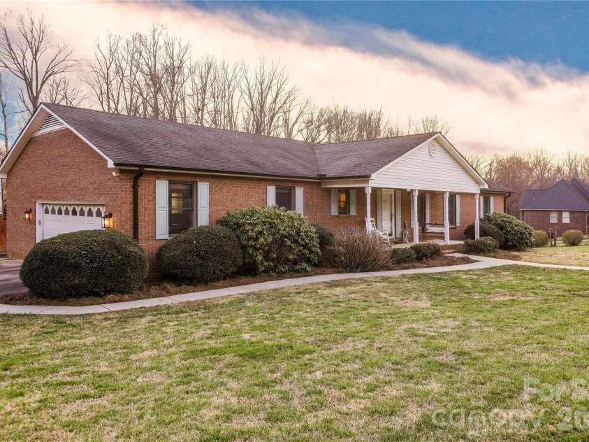 601 Azalea Lane, China Grove, NC 28023.  MLS# CAR4353505, YatesRealty ID 9473. Side load garage
