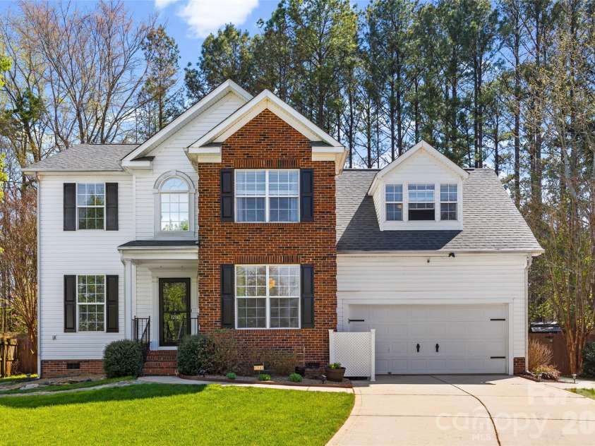12141 Stone Forest Drive, Pineville, NC 28134.  MLS# CAR4360442, YatesRealty ID 9475. Welcome home!