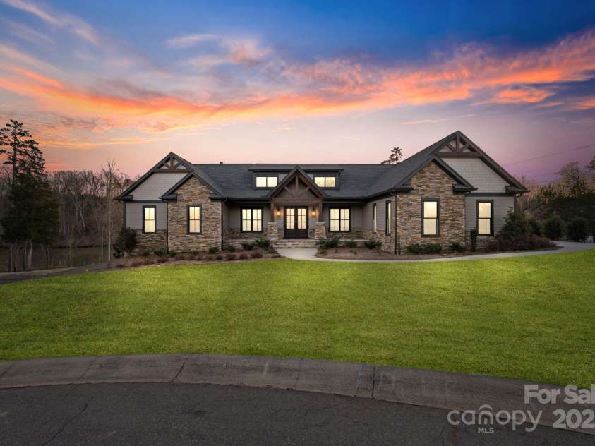 826 Misty Arbor Ford, Clover, SC 29710.  MLS# CAR4226349, YatesRealty ID 9475. 