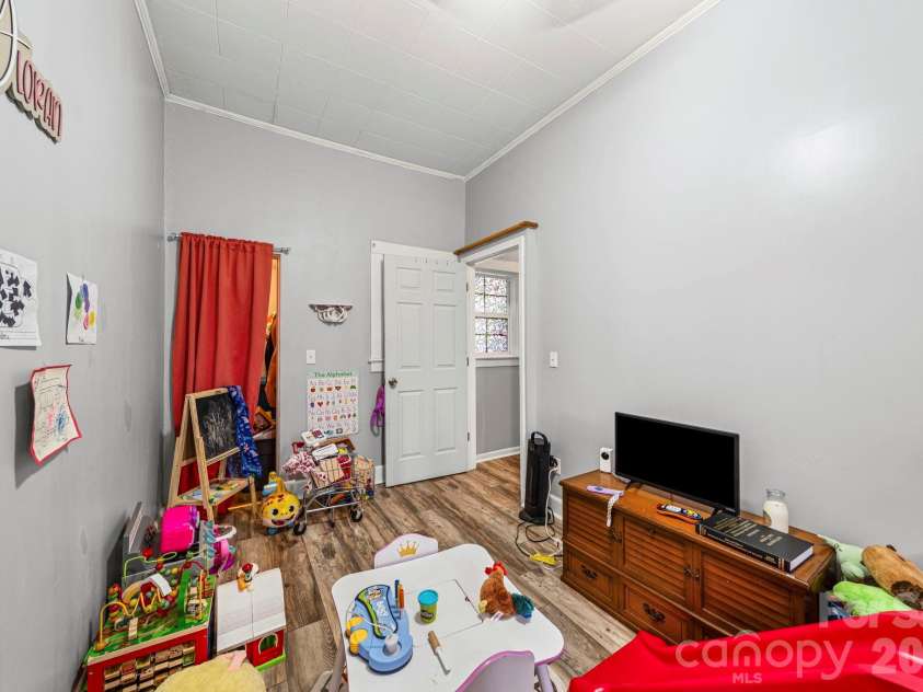 1930 Post Road, Shelby, NC 28152.  MLS# CAR4358564, YatesRealty ID 9476. 