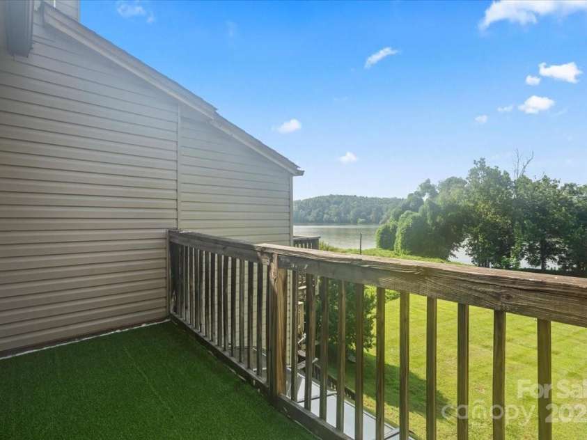 5190 Corbin Lane, Hickory, NC 28601.  MLS# CAR4215857, YatesRealty ID 9477. Back Deck