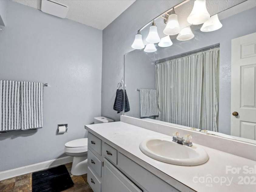 5190 Corbin Lane, Hickory, NC 28601.  MLS# CAR4215857, YatesRealty ID 9477. Secondary Bathroom