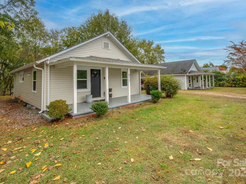 512 Spindale Street, Spindale, NC 28160.  MLS# CAR4316689, YatesRealty ID 9478. 
