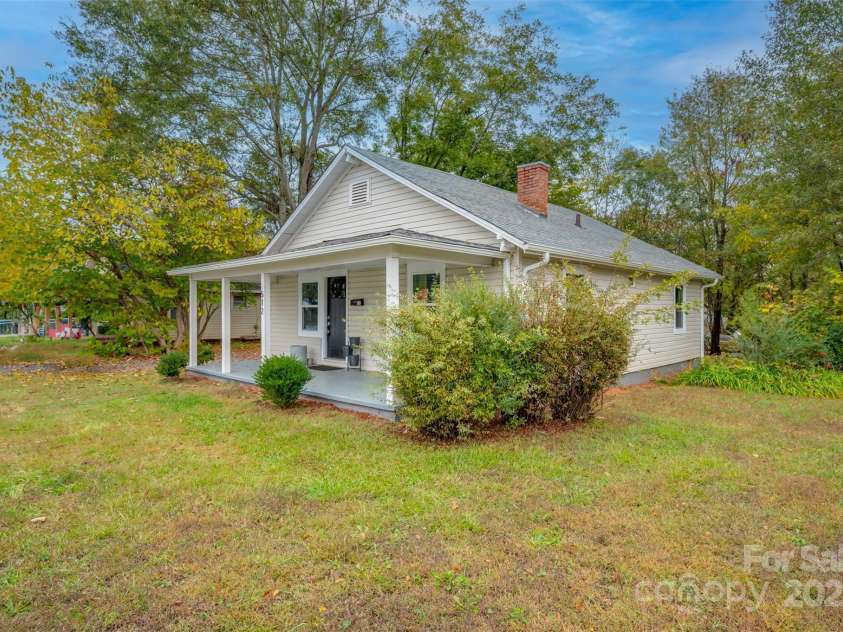 512 Spindale Street, Spindale, NC 28160.  MLS# CAR4316689, YatesRealty ID 9478. 