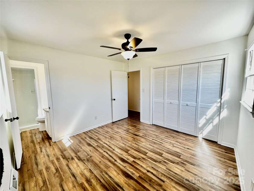 2604 Oxford Circle, Lancaster, SC 29720.  MLS# CAR4227726, YatesRealty ID 9479. 