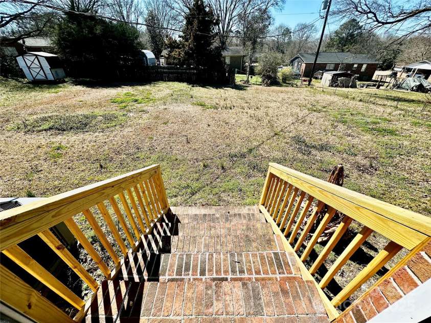 2604 Oxford Circle, Lancaster, SC 29720.  MLS# CAR4227726, YatesRealty ID 9479. 