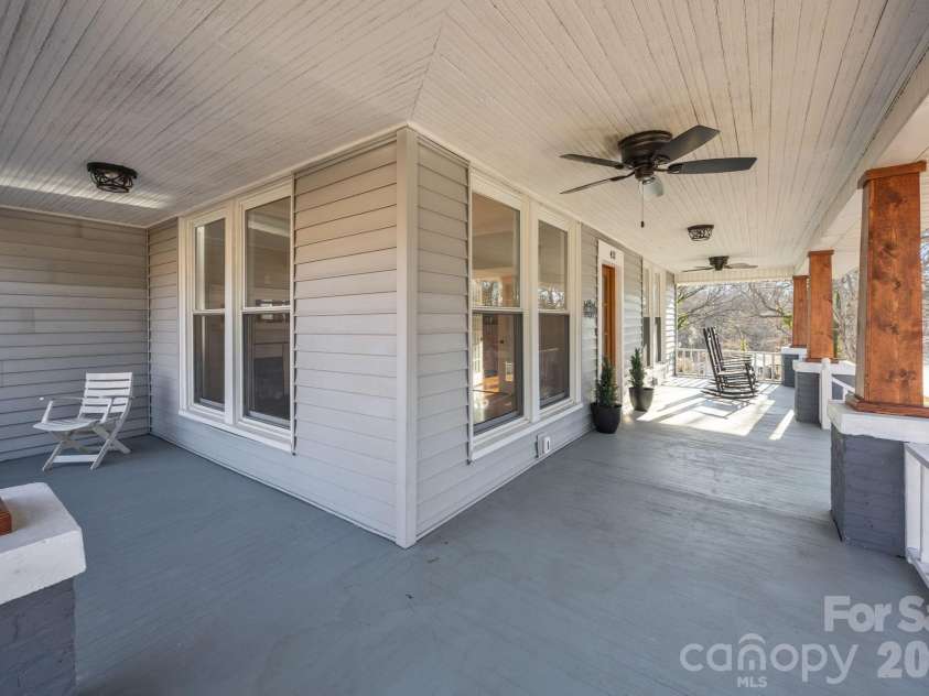 413 Laurel Street, Lincolnton, NC 28092.  MLS# CAR4347559, YatesRealty ID 9479. 