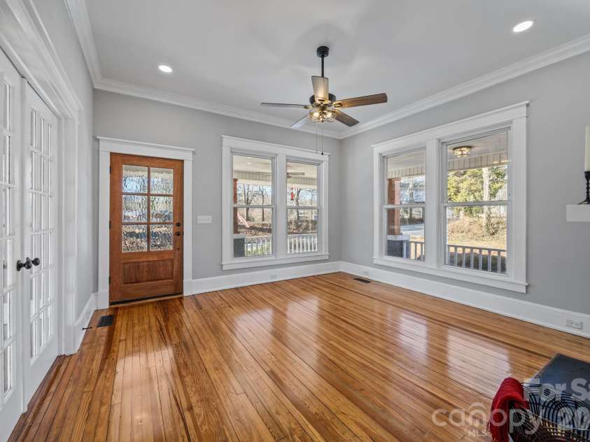 413 Laurel Street, Lincolnton, NC 28092.  MLS# CAR4347559, YatesRealty ID 9479. 
