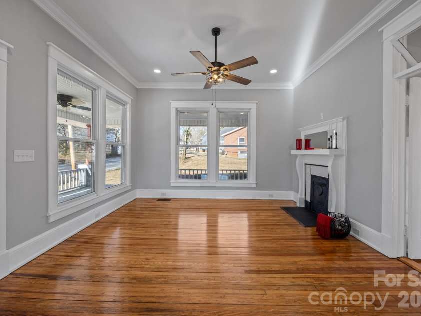 413 Laurel Street, Lincolnton, NC 28092.  MLS# CAR4347559, YatesRealty ID 9479. 