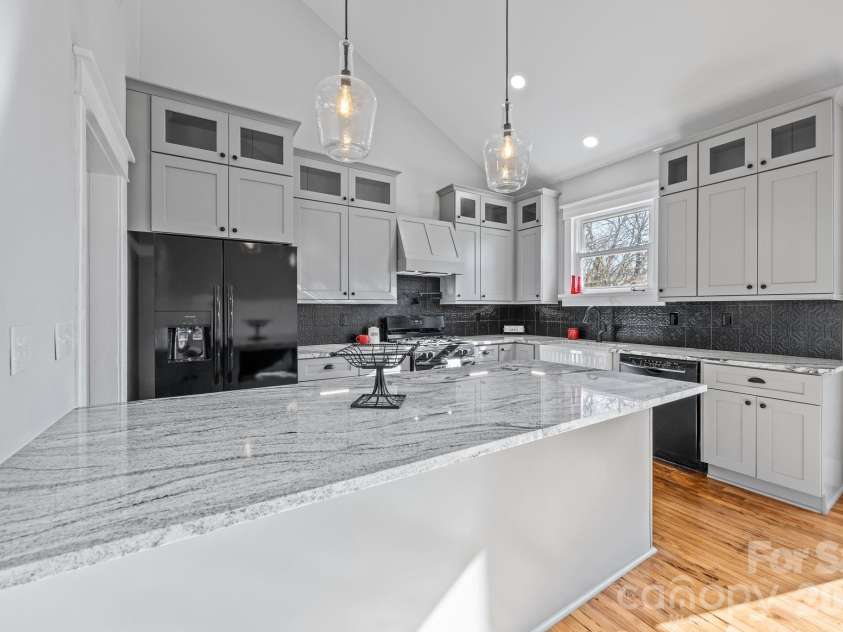 413 Laurel Street, Lincolnton, NC 28092.  MLS# CAR4347559, YatesRealty ID 9479. 