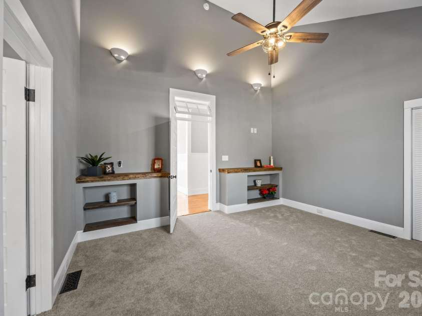413 Laurel Street, Lincolnton, NC 28092.  MLS# CAR4347559, YatesRealty ID 9479. 
