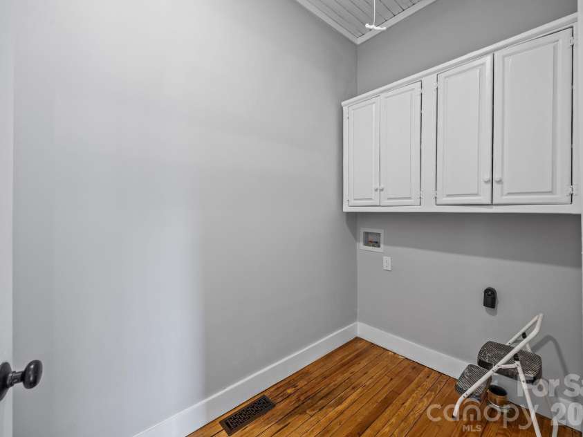 413 Laurel Street, Lincolnton, NC 28092.  MLS# CAR4347559, YatesRealty ID 9479. 