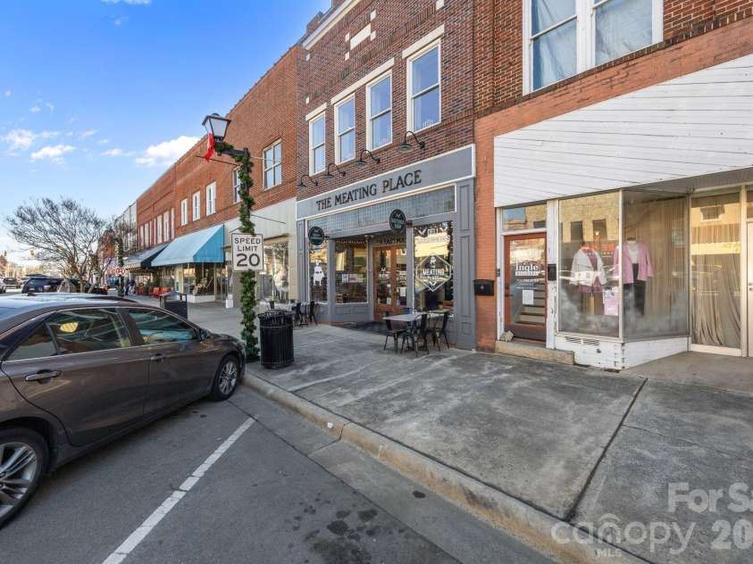 413 Laurel Street, Lincolnton, NC 28092.  MLS# CAR4347559, YatesRealty ID 9479. 