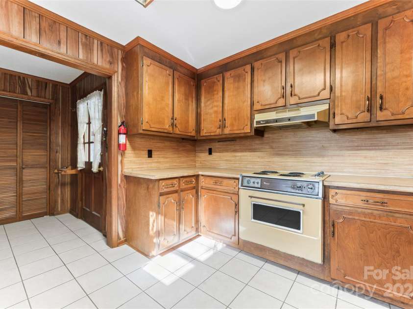 107 17th Street, Salisbury, NC 28144.  MLS# CAR4333959, YatesRealty ID 948. 