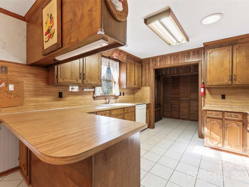 107 17th Street, Salisbury, NC 28144.  MLS# CAR4333959, YatesRealty ID 948. 