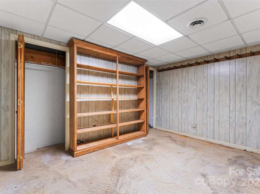 107 17th Street, Salisbury, NC 28144.  MLS# CAR4333959, YatesRealty ID 948. 