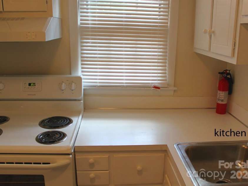 4605 Coronado Drive, Charlotte, NC 28212.  MLS# CAR4203847, YatesRealty ID 948. 