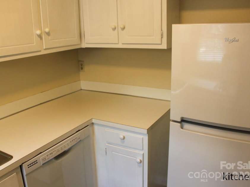 4605 Coronado Drive, Charlotte, NC 28212.  MLS# CAR4203847, YatesRealty ID 948. 