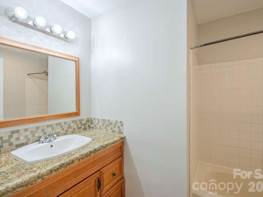 6410 Pineburr Court, Charlotte, NC 28211.  MLS# CAR4287603, YatesRealty ID 9480. 