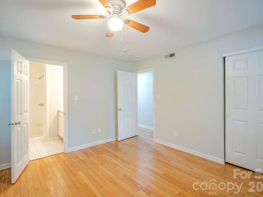 6410 Pineburr Court, Charlotte, NC 28211.  MLS# CAR4287603, YatesRealty ID 9480. 