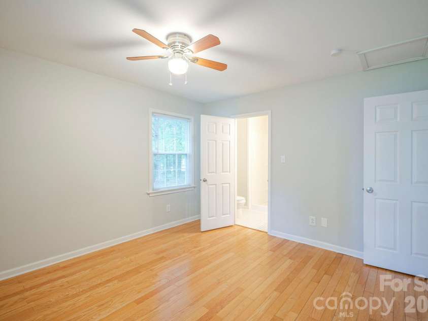6410 Pineburr Court, Charlotte, NC 28211.  MLS# CAR4287603, YatesRealty ID 9480. 