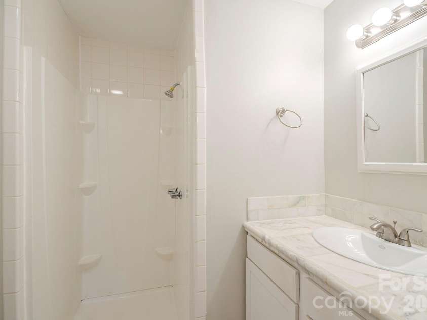 6410 Pineburr Court, Charlotte, NC 28211.  MLS# CAR4287603, YatesRealty ID 9480. 