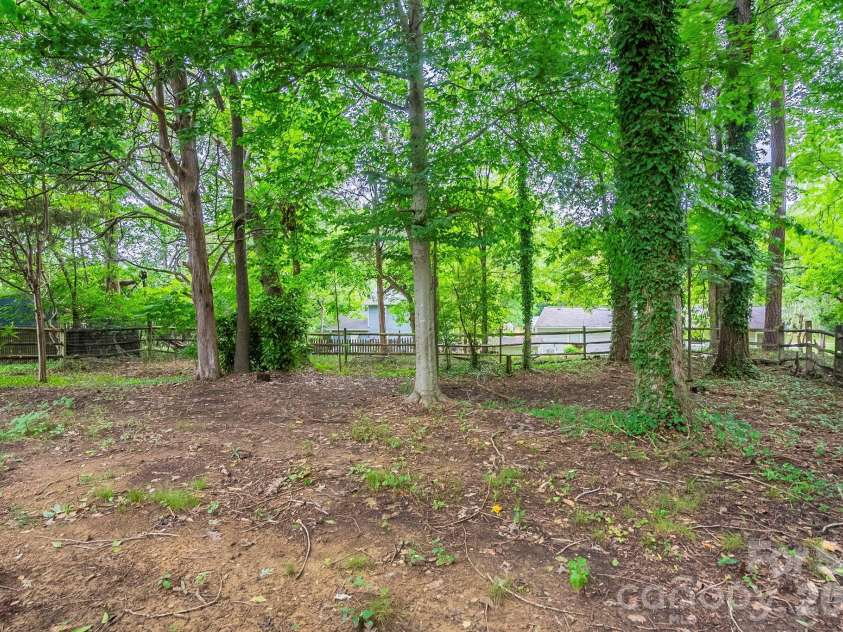 6410 Pineburr Court, Charlotte, NC 28211.  MLS# CAR4287603, YatesRealty ID 9480. 
