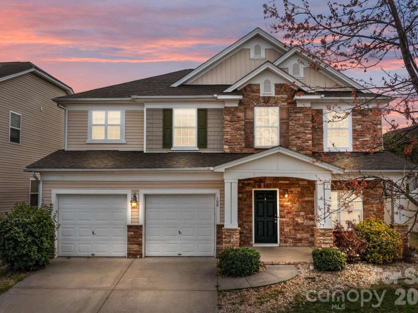 108 Sand Spur Drive, Mooresville, NC 28117.  MLS# CAR4354221, YatesRealty ID 9481. 