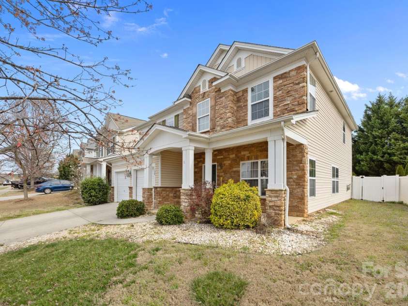 108 Sand Spur Drive, Mooresville, NC 28117.  MLS# CAR4354221, YatesRealty ID 9481. 
