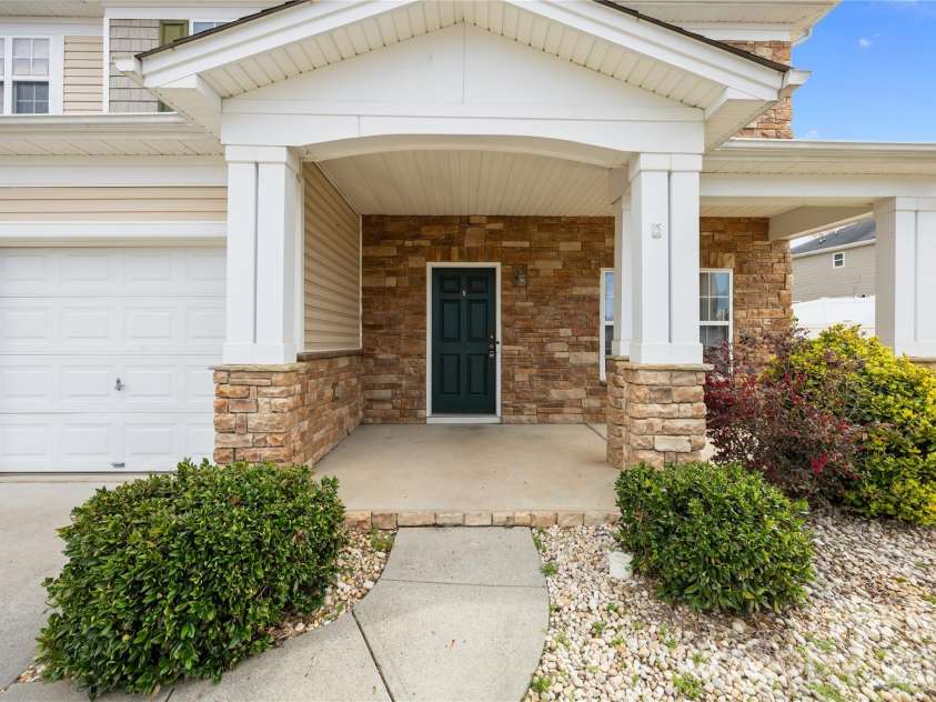 108 Sand Spur Drive, Mooresville, NC 28117.  MLS# CAR4354221, YatesRealty ID 9481. 