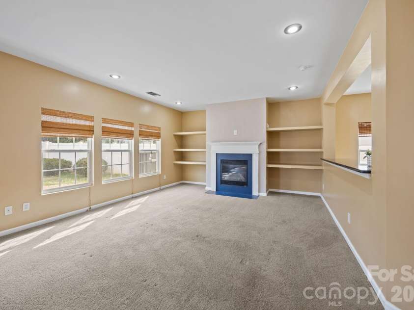 108 Sand Spur Drive, Mooresville, NC 28117.  MLS# CAR4354221, YatesRealty ID 9481. 