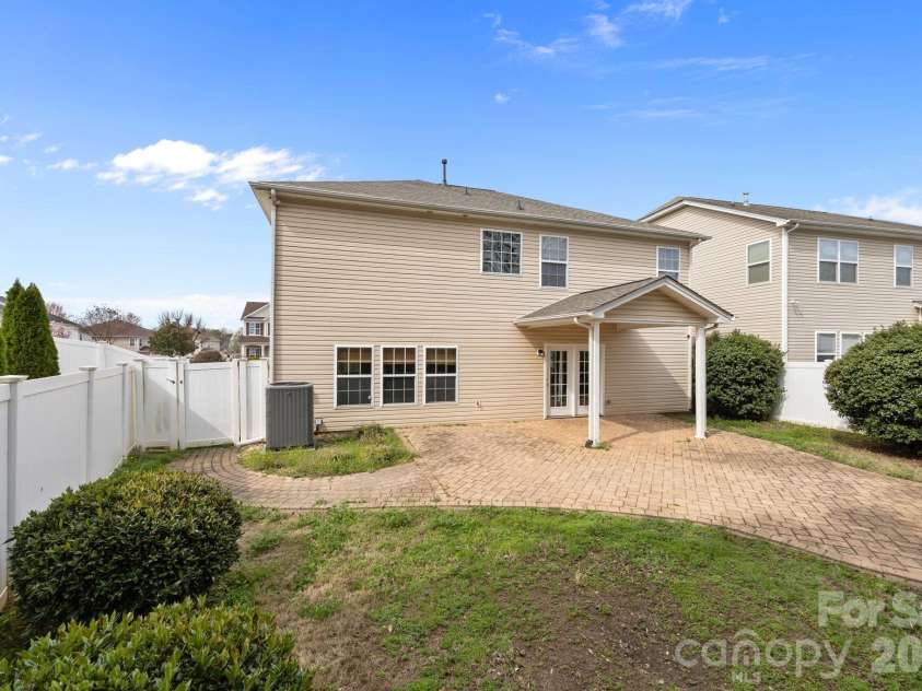 108 Sand Spur Drive, Mooresville, NC 28117.  MLS# CAR4354221, YatesRealty ID 9481. 