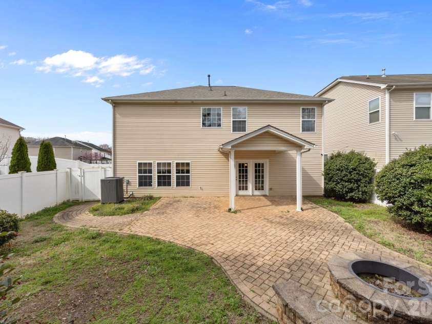 108 Sand Spur Drive, Mooresville, NC 28117.  MLS# CAR4354221, YatesRealty ID 9481. 