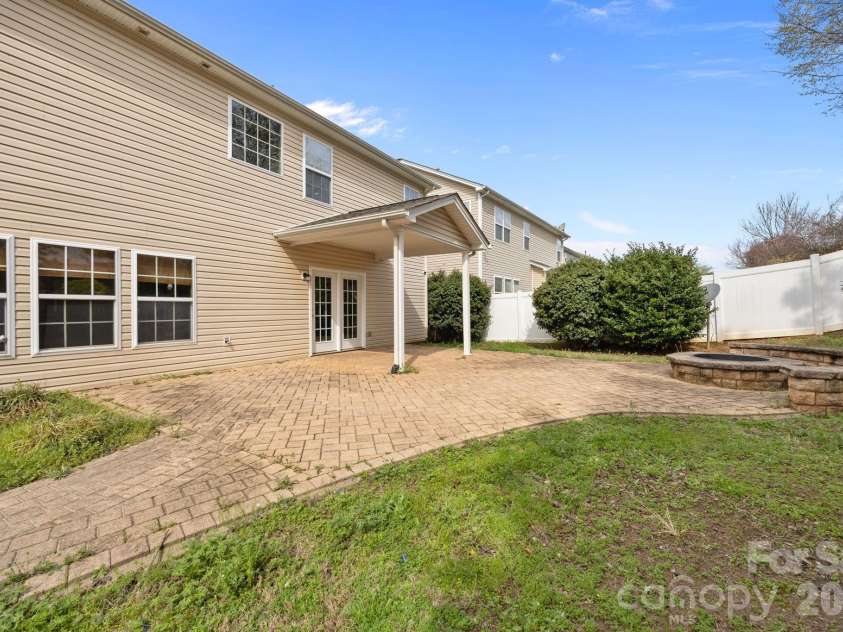 108 Sand Spur Drive, Mooresville, NC 28117.  MLS# CAR4354221, YatesRealty ID 9481. 