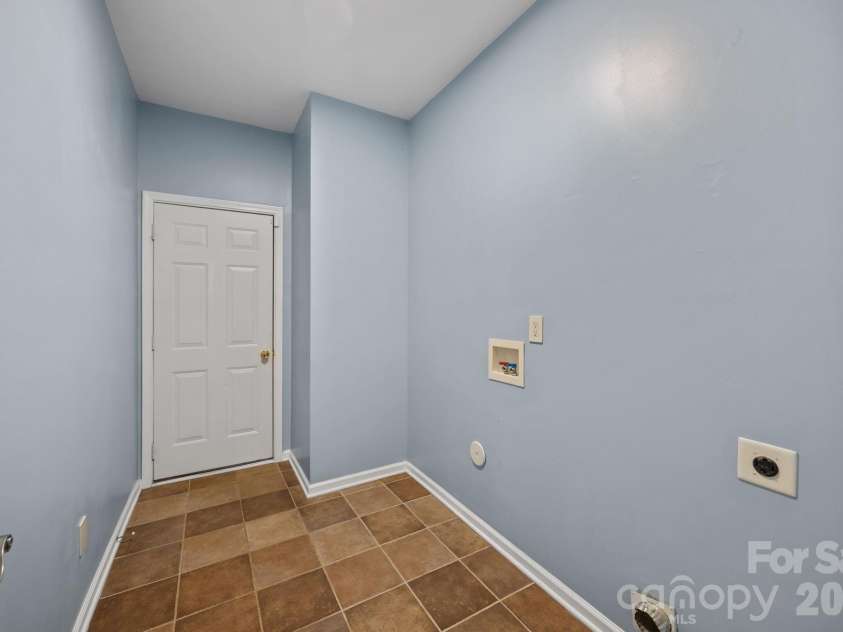 108 Sand Spur Drive, Mooresville, NC 28117.  MLS# CAR4354221, YatesRealty ID 9481. 