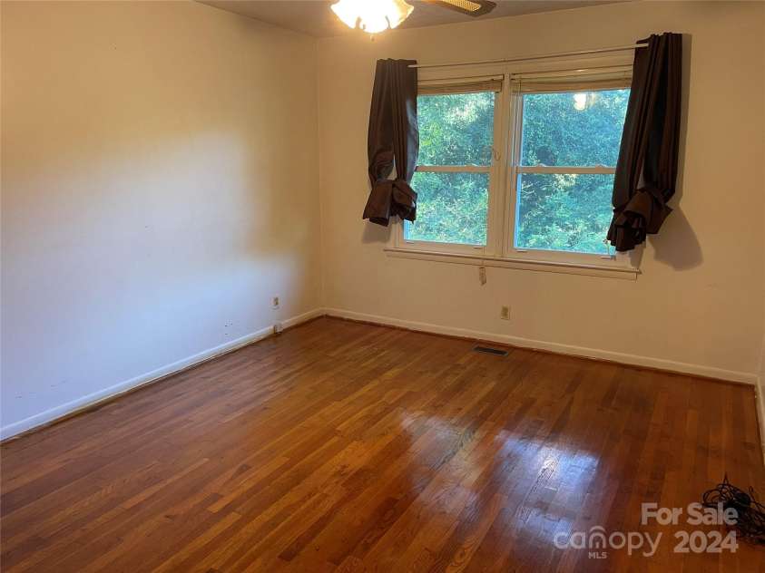 97 Chapman Drive, Cheraw, SC 29520.  MLS# CAR4194880, YatesRealty ID 9481. 