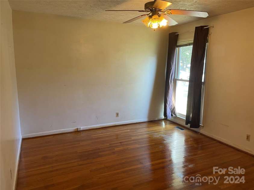 97 Chapman Drive, Cheraw, SC 29520.  MLS# CAR4194880, YatesRealty ID 9481. 