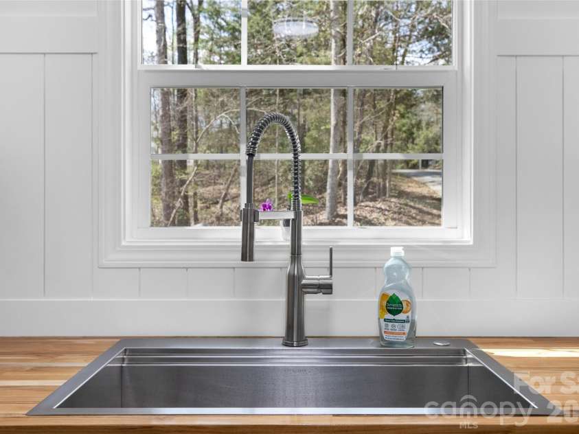 5980 Quarter Mile Road, Clover, SC 29710.  MLS# CAR4358469, YatesRealty ID 9482. 