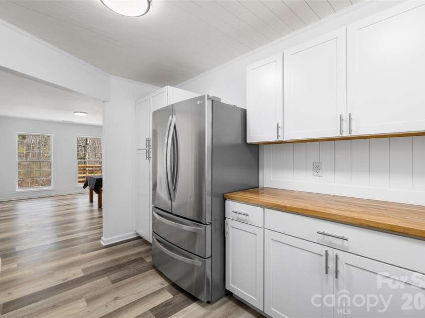 5980 Quarter Mile Road, Clover, SC 29710.  MLS# CAR4358469, YatesRealty ID 9482. Kitchen