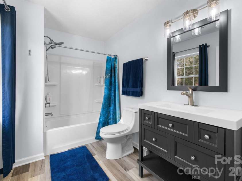 5980 Quarter Mile Road, Clover, SC 29710.  MLS# CAR4358469, YatesRealty ID 9482. Upstairs 2nd Primary Bathroom
