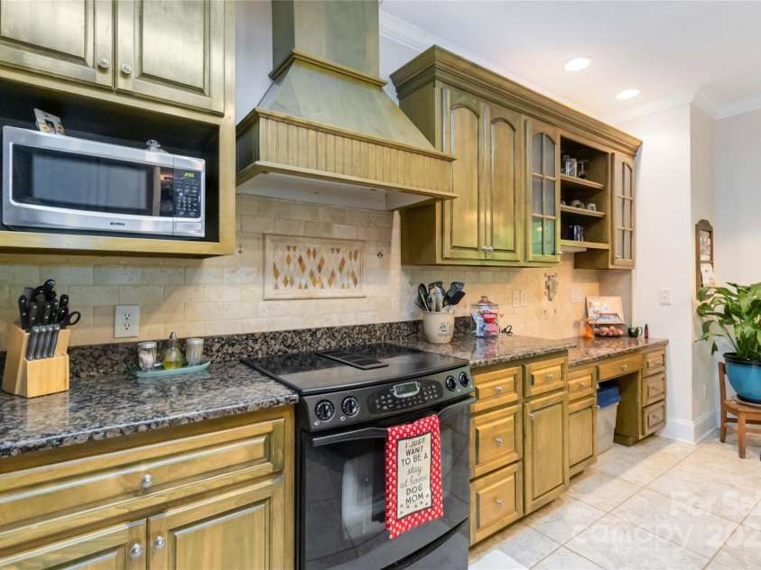 4925 Pageland Highway, Monroe, NC 28112.  MLS# CAR4245962, YatesRealty ID 9484. Kitchen