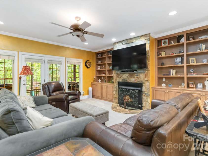 4925 Pageland Highway, Monroe, NC 28112.  MLS# CAR4245962, YatesRealty ID 9484. Living Room