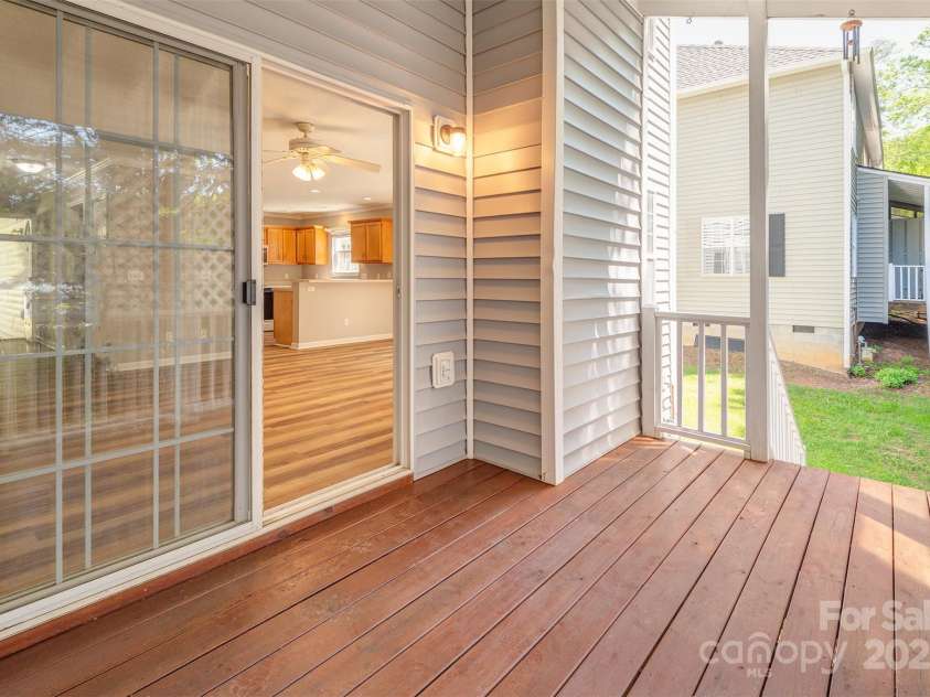 9 Willoughby Run Drive, Asheville, NC 28803.  MLS# CAR4242176, YatesRealty ID 9485. 